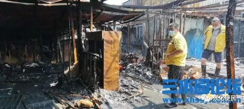 兴化重拳出击 商业楼顶违建隐患清零行动全面展开